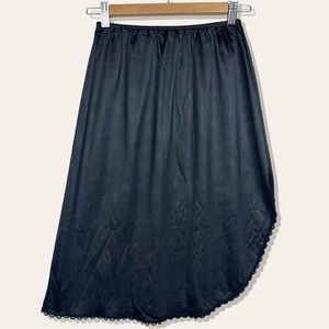 Vintage 80’s Tricot Nylon Side Slit Elastic Pull On Lace Hem Slip Skirt Black M